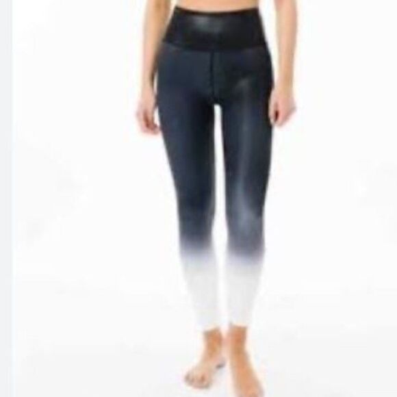 ZYIA Metallic Ombre Black White Leggings Size 6-8 - Picture 6 of 10